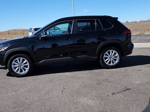 Certified 2023 Toyota Corolla Cross LE image 2