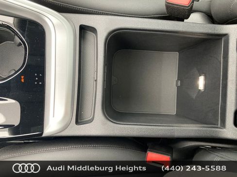 Used 2025 Audi Q5 Premium w/ Convenience Package image 40