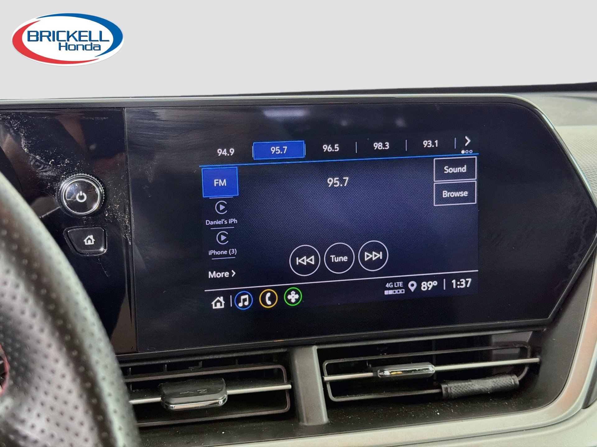 Used 2024 Chevrolet Trax RS FWD image 28