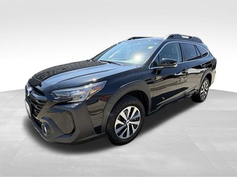 Used 2024 Subaru Outback Premium AWD/4WD image 3