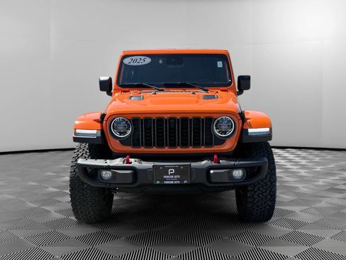 Used 2025 Jeep Wrangler Unlimited Rubicon AWD/4WD image 8