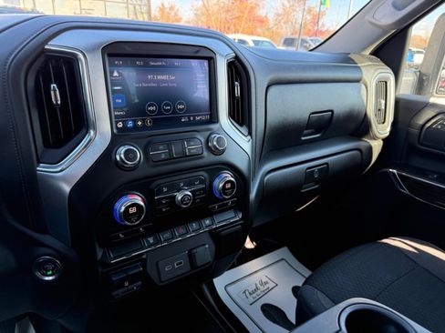 Used 2022 GMC Sierra 2500 SLE w/ SLE Value Package; image 28