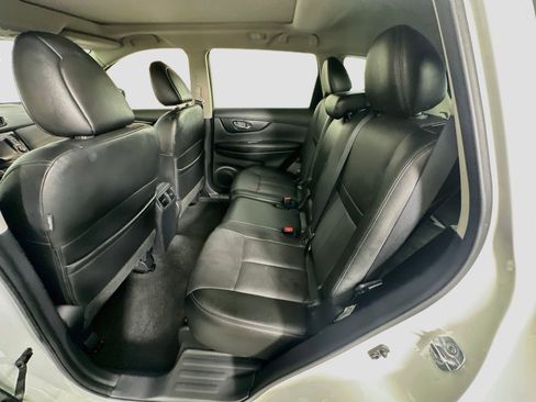 Used 2017 Nissan Rogue SL w/ SL Premium Package FWD image 30