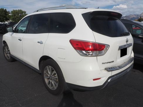 Used 2013 Nissan Pathfinder SV image 4