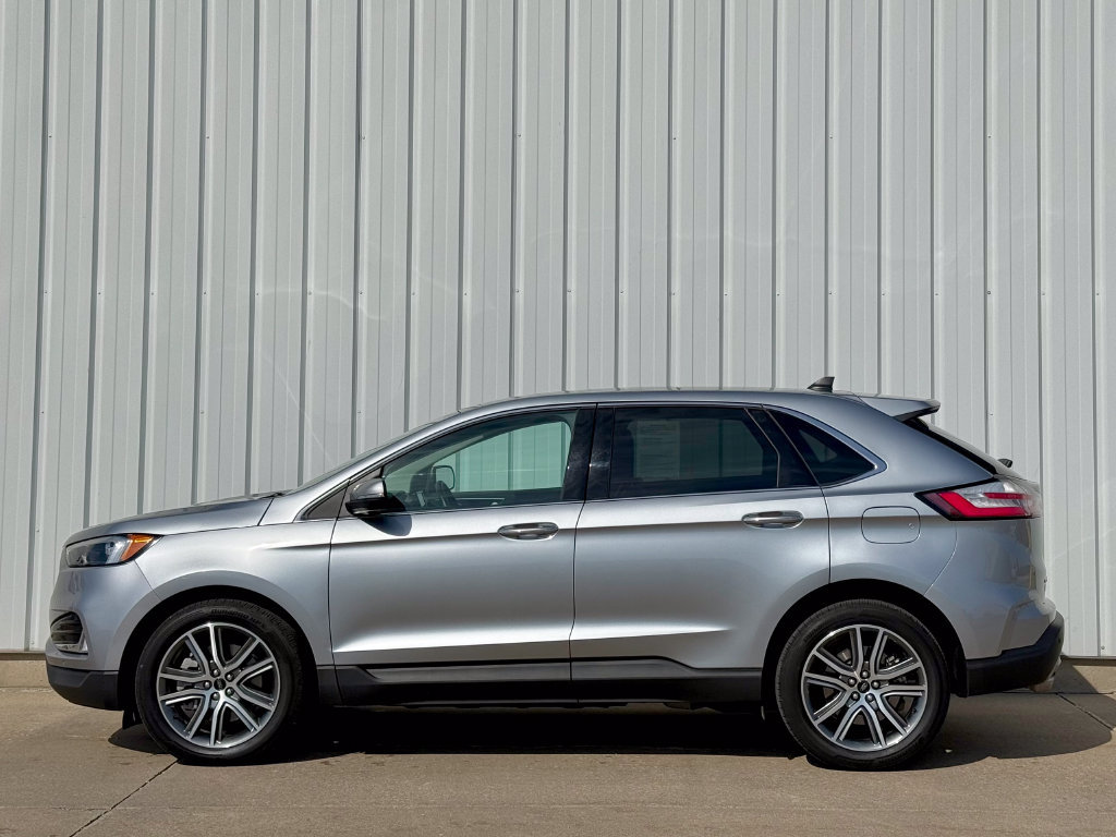 Certified 2024 Ford Edge Titanium AWD/4WD image 3