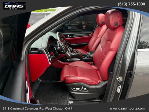 Used 2019 Porsche Cayenne GTS AWD/4WD image 1