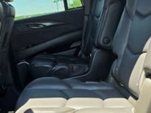 Used 2016 Cadillac Escalade Platinum image 12