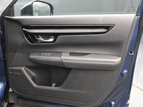 Used 2025 Honda CR-V EX-L image 12