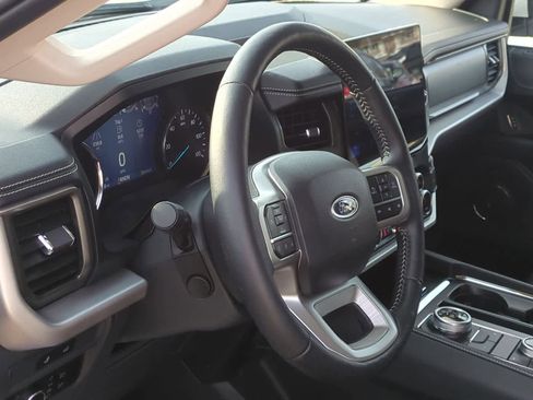 Used 2024 Ford Expedition XLT image 10