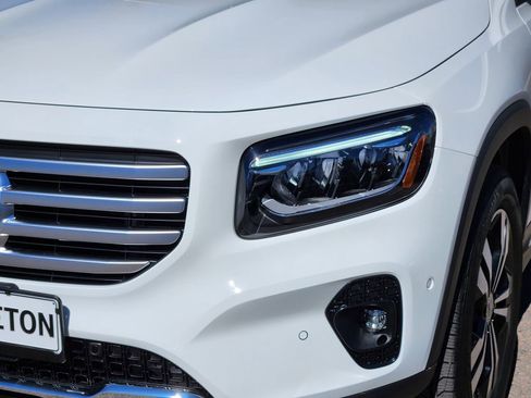 Used 2026 Mercedes-Benz GLB 250 4MATIC image 8