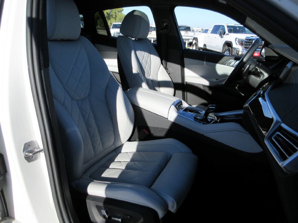 Used 2023 BMW X6 xDrive40i w/ M Sport Package AWD/4WD image 21