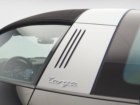 Certified 2019 Porsche 911 Targa 4S AWD/4WD image 9