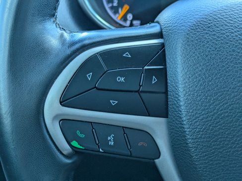 Used 2021 Jeep Grand Cherokee Laredo X RWD image 21