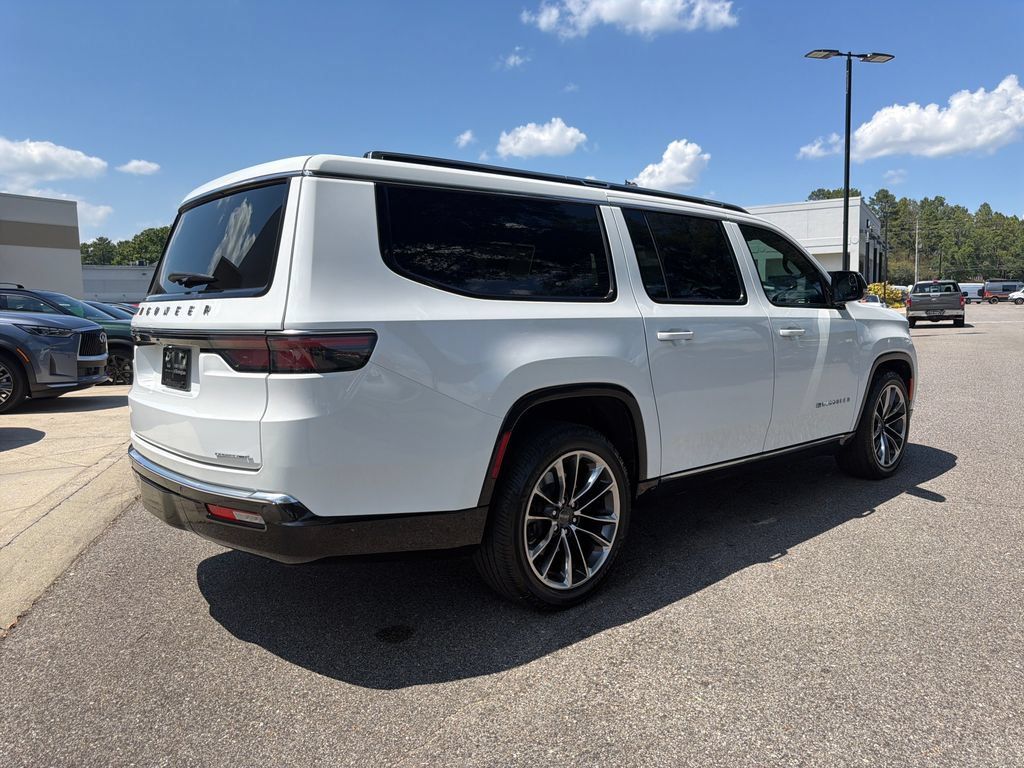 Used 2023 Jeep Wagoneer L Series III w/ Premium Group I RWD image 13