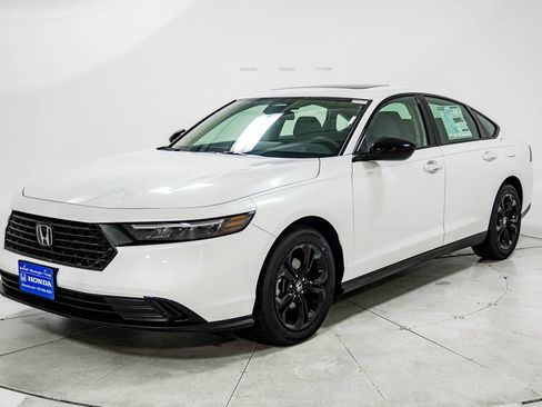 New 2025 Honda Accord SE image 3