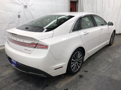 Used 2017 Lincoln MKZ Premiere image 3
