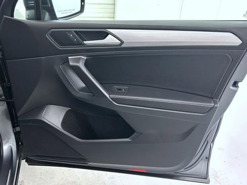 Used 2022 Volkswagen Tiguan S image 16