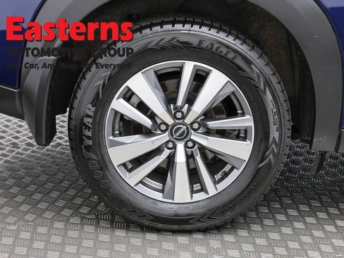 Used 2023 Nissan Pathfinder SL AWD/4WD image 31