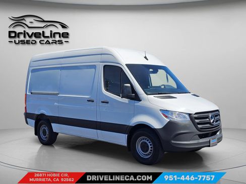 Used 2022 Mercedes-Benz Sprinter 2500 image 11