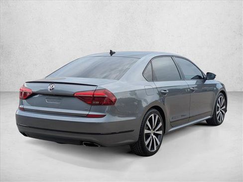 Used 2018 Volkswagen Passat GT FWD image 5