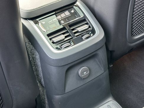 Certified 2025 Volvo XC90 T8 Ultra w/ Protection Package Premier image 13