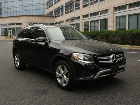 Used 2017 Mercedes-Benz GLC 300 4MATIC w/ Premium 1 Package image 1