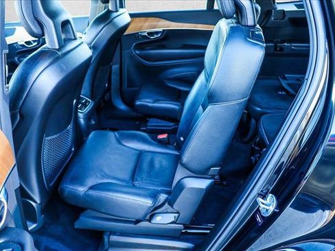 Used 2022 Volvo XC90 T8 Inscription Expression w/ Climate Package image 23