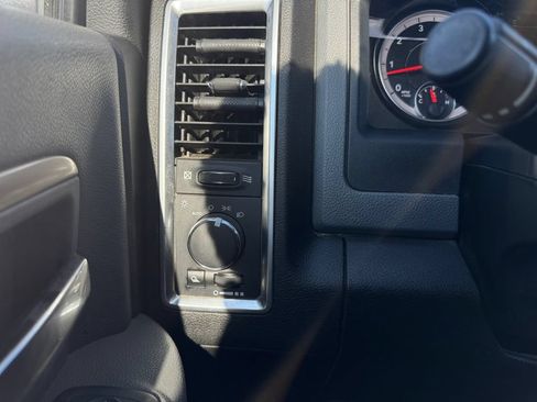 Used 2020 RAM 1500 Classic SLT RWD image 15