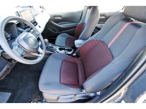 Used 2025 Toyota Corolla SE image 11