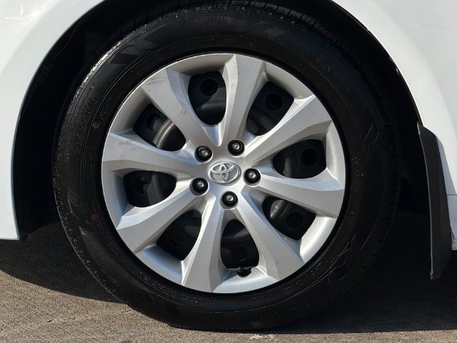 Used 2026 Toyota Corolla LE FWD image 30