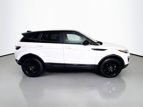 Used 2019 Land Rover Range Rover Evoque SE image 11