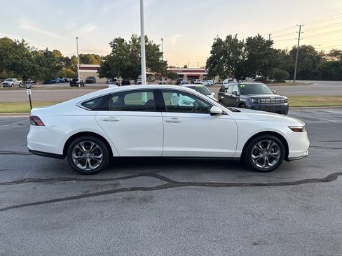 Used 2024 Honda Accord EX image 8