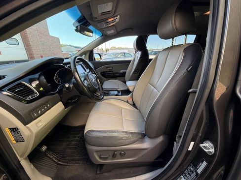 Used 2018 Kia Sedona SX FWD image 19