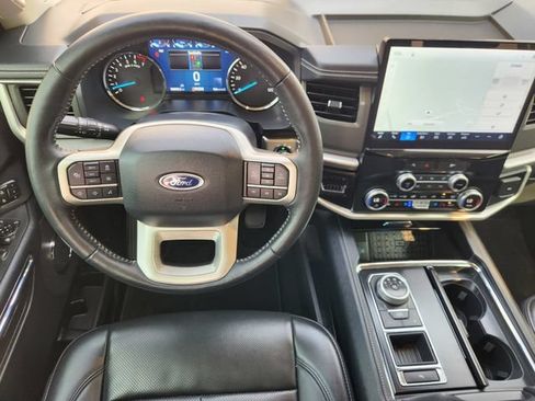 Used 2024 Ford Expedition XLT RWD image 25