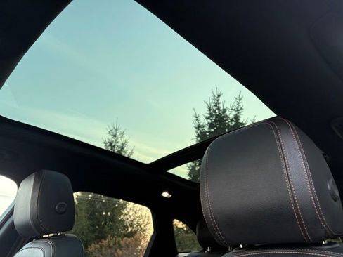 Used 2017 Jaguar F-PACE Prestige image 29