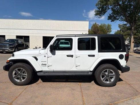 Used 2022 Jeep Wrangler Unlimited Sahara w/ Cold Weather Group AWD/4WD image 2