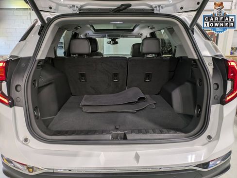 Used 2022 GMC Terrain SLT w/ Infotainment Package II AWD/4WD image 25