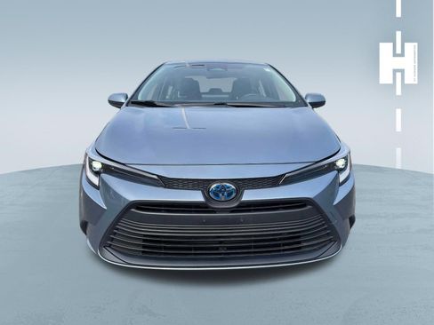 Used 2024 Toyota Corolla LE AWD/4WD image 2