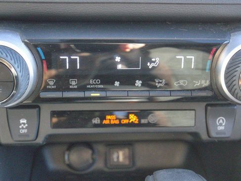 Used 2024 Toyota RAV4 XLE AWD/4WD image 22