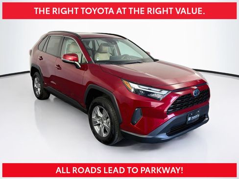 Certified 2022 Toyota RAV4 XLE w/ Convenience Package AWD/4WD image 1