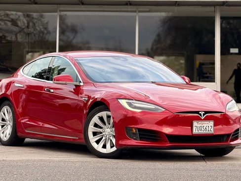 Used 2016 Tesla Model S 75D image 2