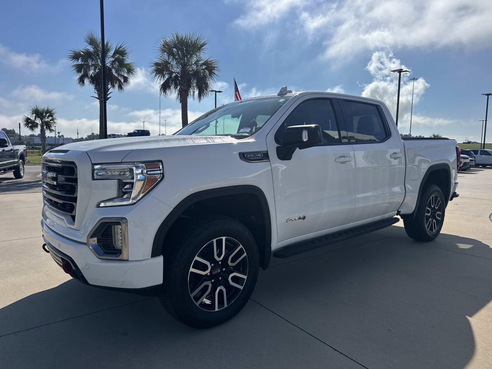 Used 2021 GMC Sierra 1500 AT4 w/ AT4 Premium Package AWD/4WD image 3