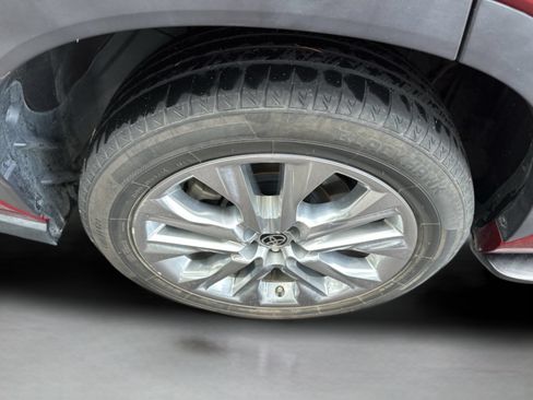 Used 2021 Toyota Highlander Limited FWD image 26