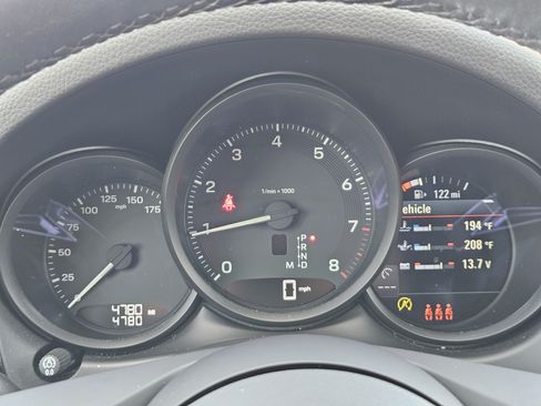 Certified 2026 Porsche Macan AWD/4WD image 16