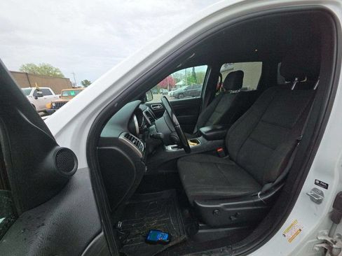 Used 2021 Jeep Grand Cherokee Laredo AWD/4WD image 5