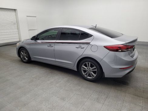 Used 2017 Hyundai Elantra SE image 3