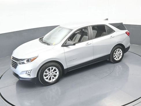 Used 2020 Chevrolet Equinox LS image 43