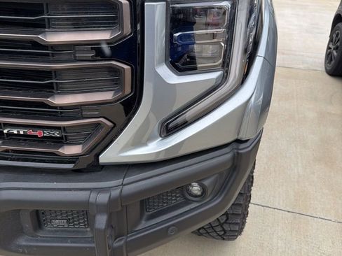 Used 2024 GMC Sierra 1500 AT4X image 17