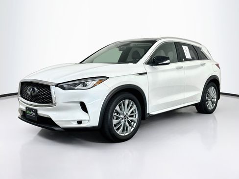 Used 2023 INFINITI QX50 Luxe AWD/4WD image 3