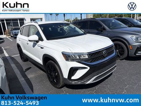 Used 2023 Volkswagen Taos SE w/ Black Wheel Package image 1